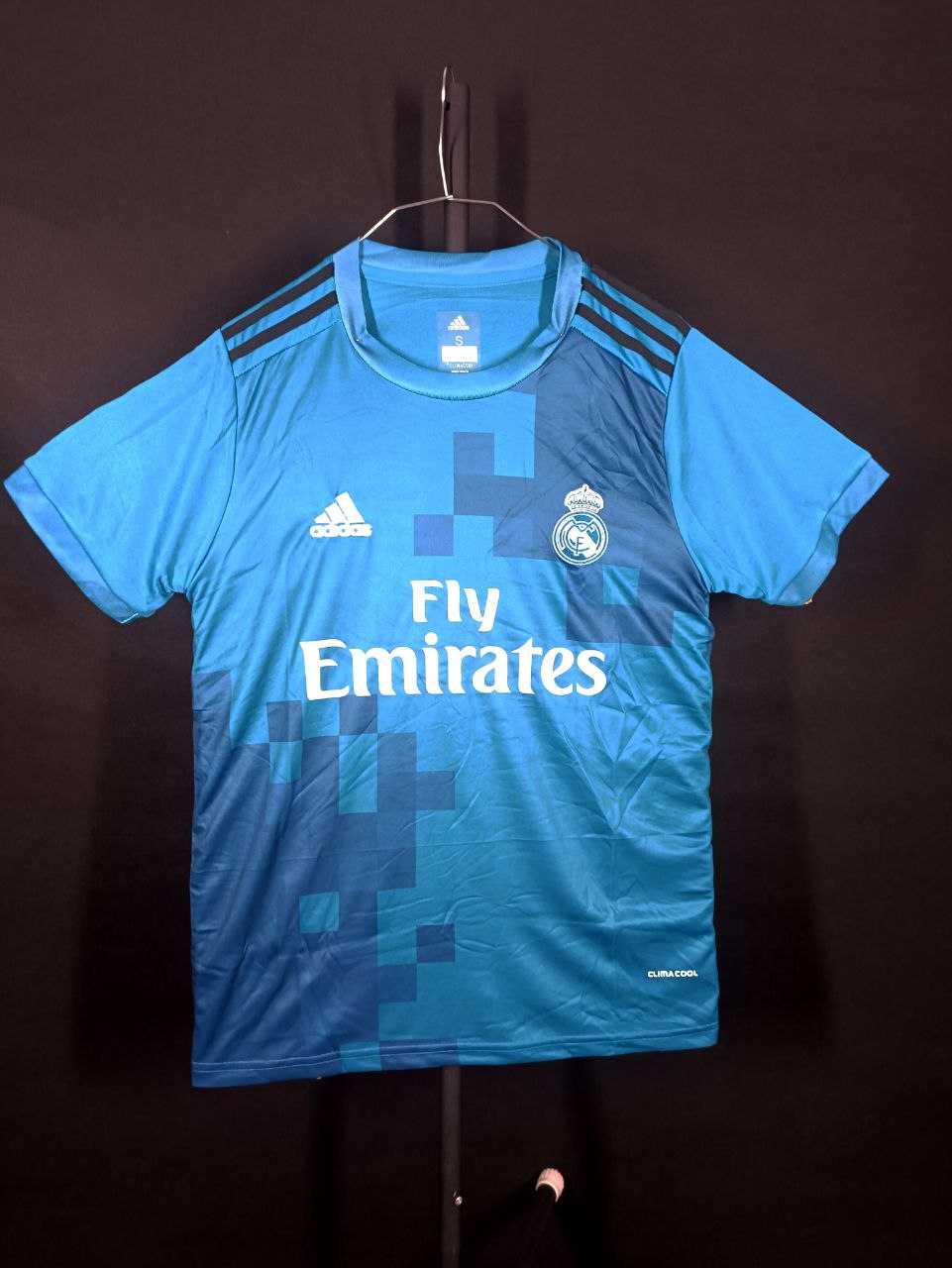 کیت کلاسیک رئال 2018 همراه با شورت _ ارسال رایگان